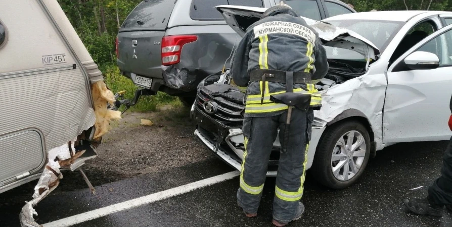 В ДТП под Апатитами пострадала пассажир Mitsubishi