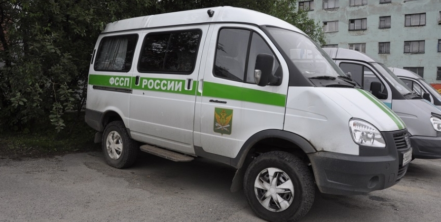 Житель Полярных Зорь погасил долг в 800 тысяч ради арестованного авто