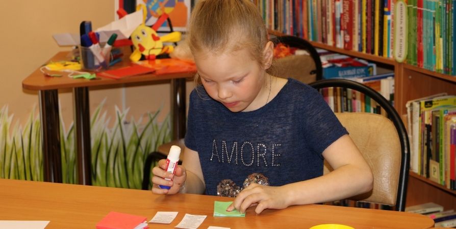 Детская книжка своими руками: основные способы изготовления и оформления из фетра, бисера, ткани