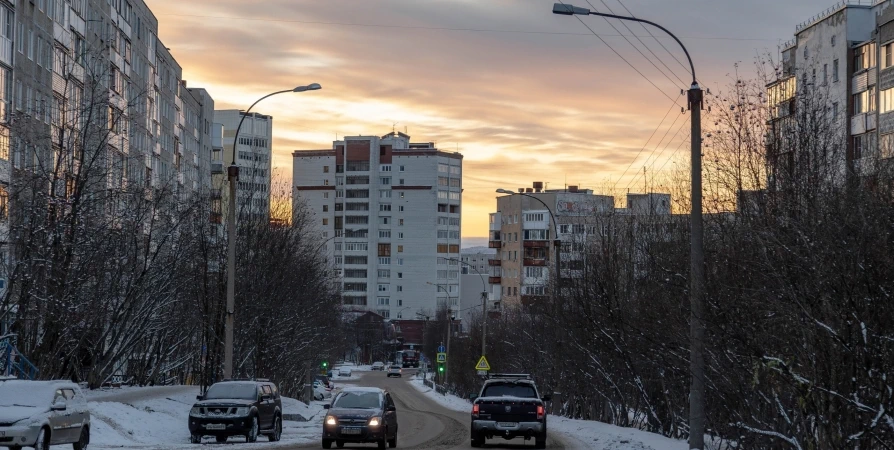 Из-за выезда водителей на «встречку» в Заполярье погибли 13 человек и 102 получили травмы