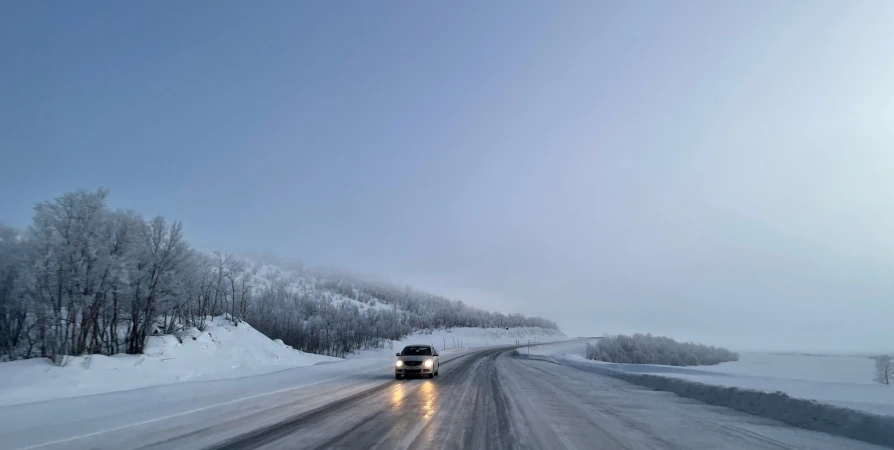 С земель Минобороны возле автодороги Мурманск - Североморск убирают свалку в 1 га