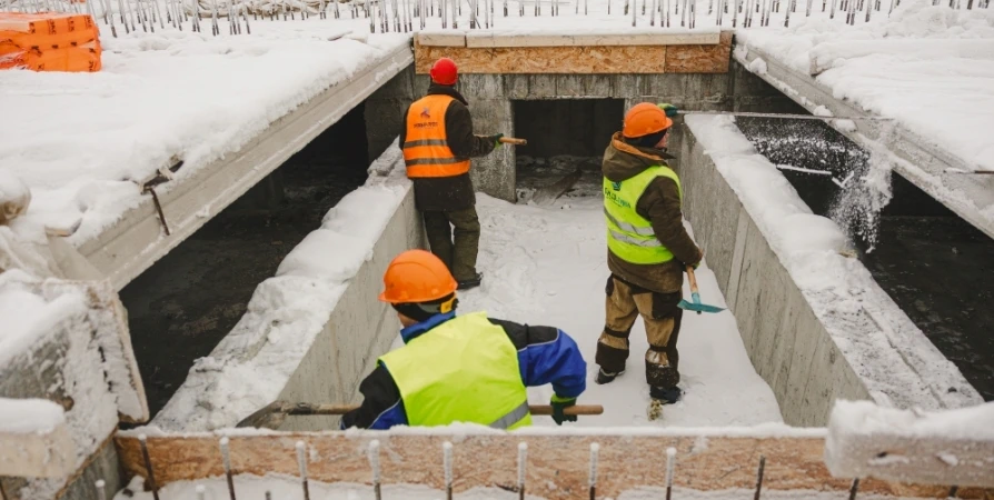 В Мурманске на Успенского возводят стены первого этажа нового жилого дома