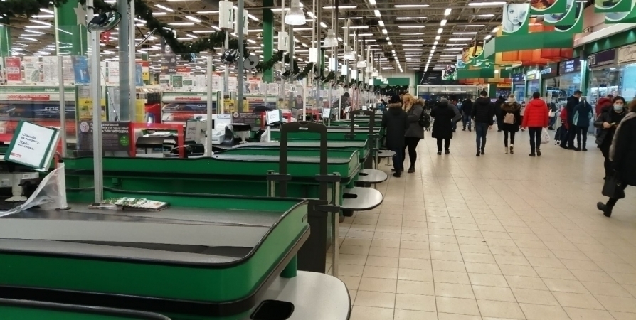 Мужчину из села Оленица поймали на краже полуботинок в гипермаркете областного центра