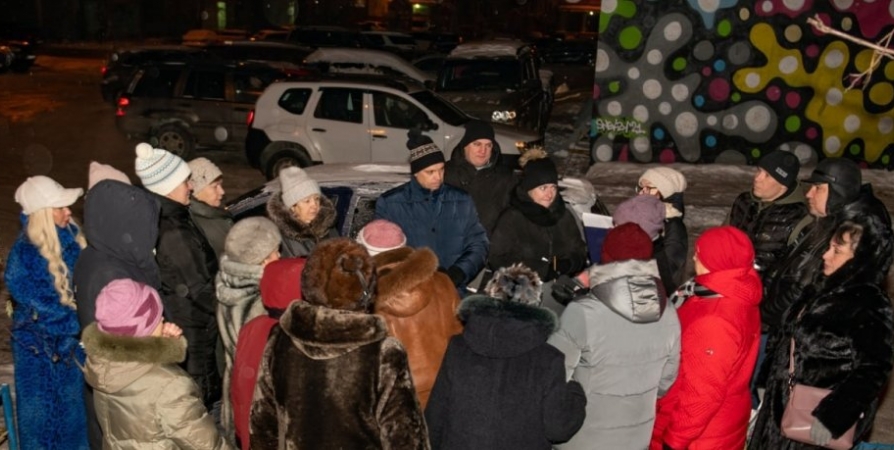 Жители Мурманска пожаловались главам округов на отопление и неубранные дворы