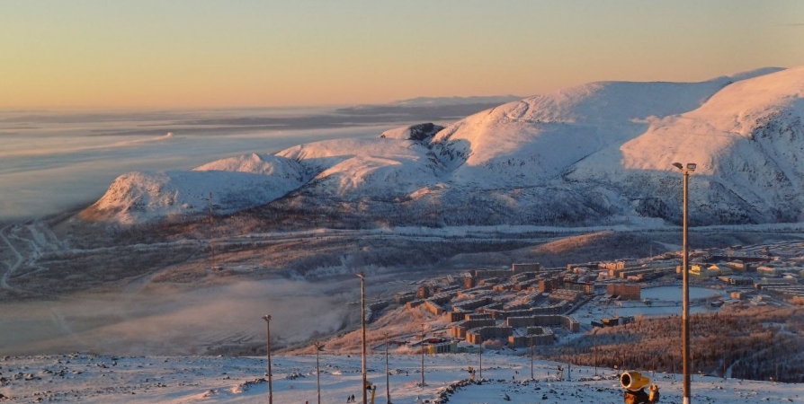 Ветреная со снегом погода ожидается в Мурманской области