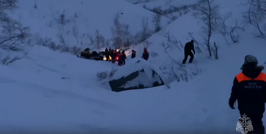 В Хибинах из-за сошедшей в ущелье лавины погибли два туриста