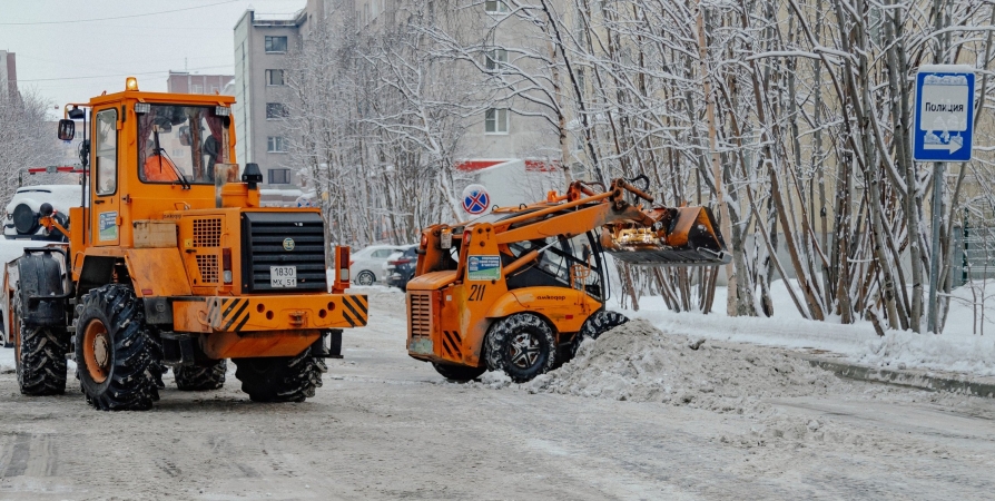 В Мурманске из-за уборки снега запретят парковку и движение авто на части улиц