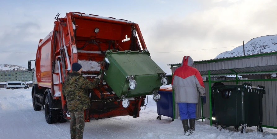 Регоператор в Мурманской области получит шесть новых мусоровозов