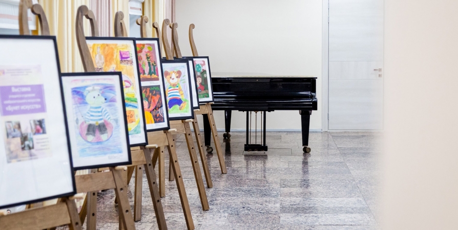 Более 200 работ юных художников и мастеров представлены на выставке в Мурманске