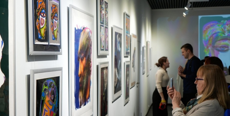 На «финисаже» выставки Анатолий Сергиенко наградит северян за лучшие названия картин