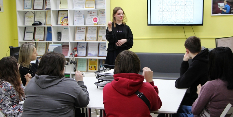 В библиотеке Мурманска проведут мастер-класс по изучению жестового языка
