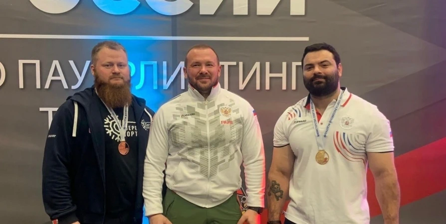 Заполярные спортсмены подняли по тонне и заработали медали на чемпионате России по пауэрлифтингу