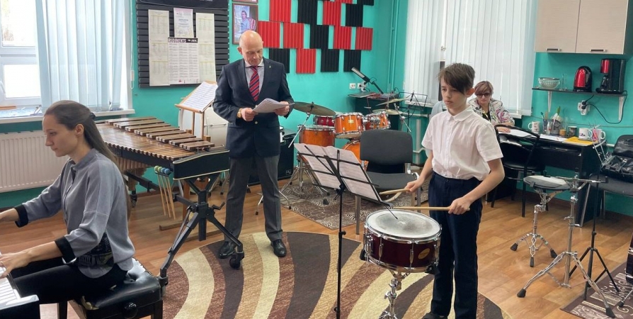 Ведущие преподаватели страны провели мастер-классы для юных музыкантов Заполярья