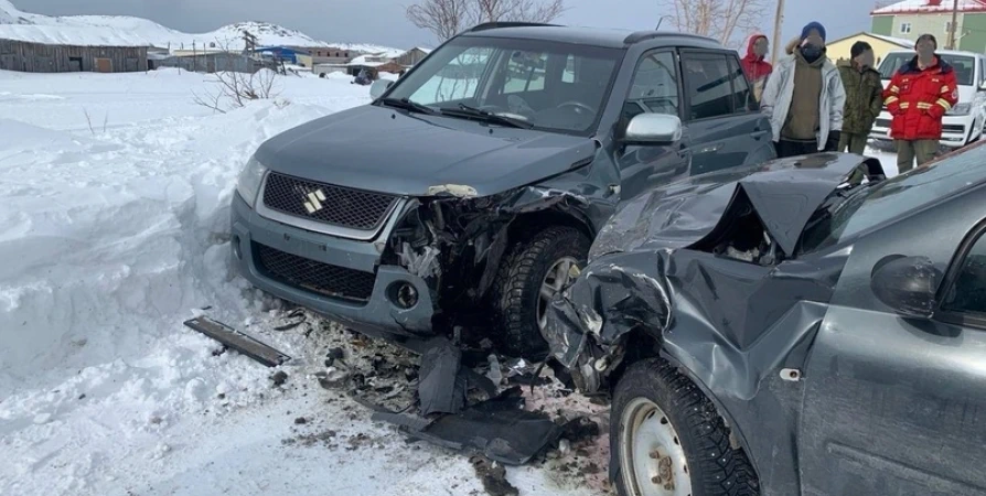 В Мурманской области за выходные 6 человек пострадали в 4 авариях