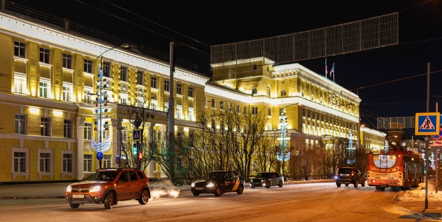 Марине Калмыковой, Андрею Лукинскому и Владимиру Маслобоеву присвоены звания «Почётный гражданин Мурманской области»