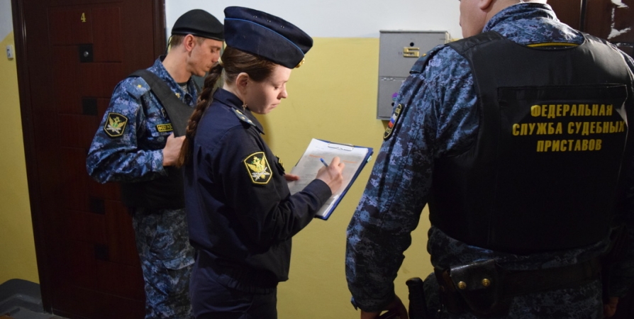 Житель Оленегорска погасил долги почти в полмиллиона после ареста квартиры