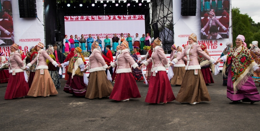 Гостей фестиваля фольклора «Беломорье» в Кандалакше и Умбе ждут этнодефиле и частушечный поединок