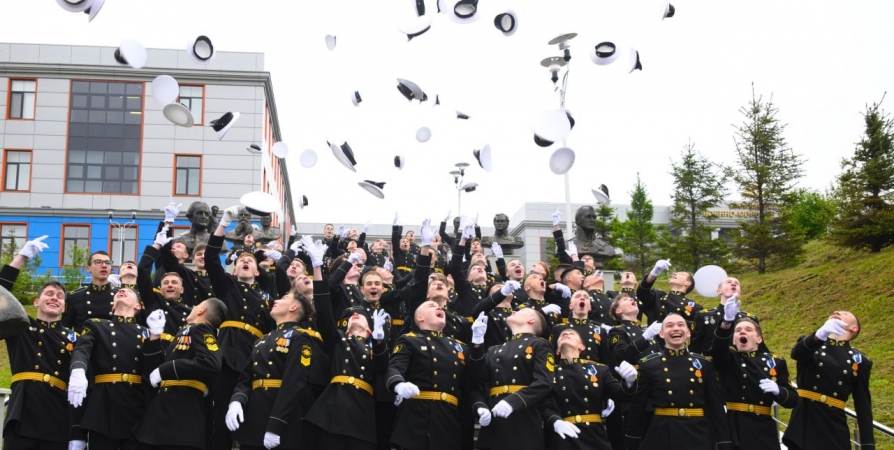 Мурманский филиал «Нахимовки» выпустил 59 будущих офицеров