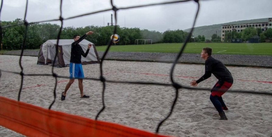 В Мурманске открылись площадки для пляжного волейбола