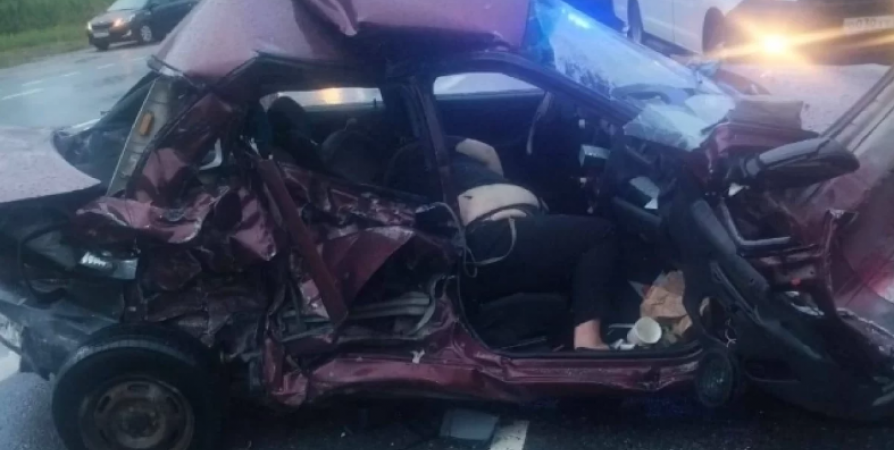 Пассажирка машины из Мурманска погибла в ДТП в Псковской области