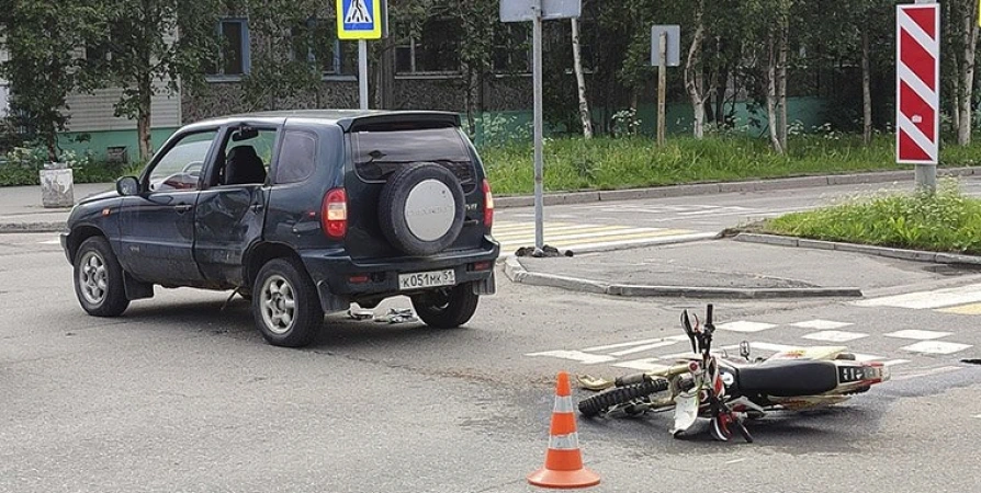 Автомобилист не пропустил мотоциклиста — в ДТП в Апатитах пострадал 14-летний юноша