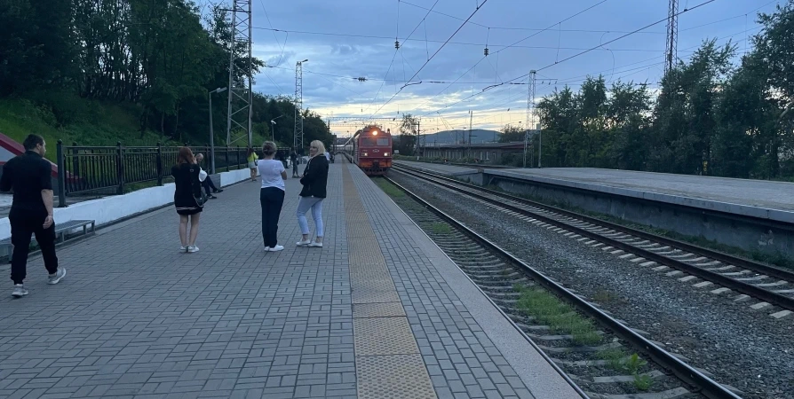 Поезд Мурманск-Москва задержали на 4 часа по техническим причинам