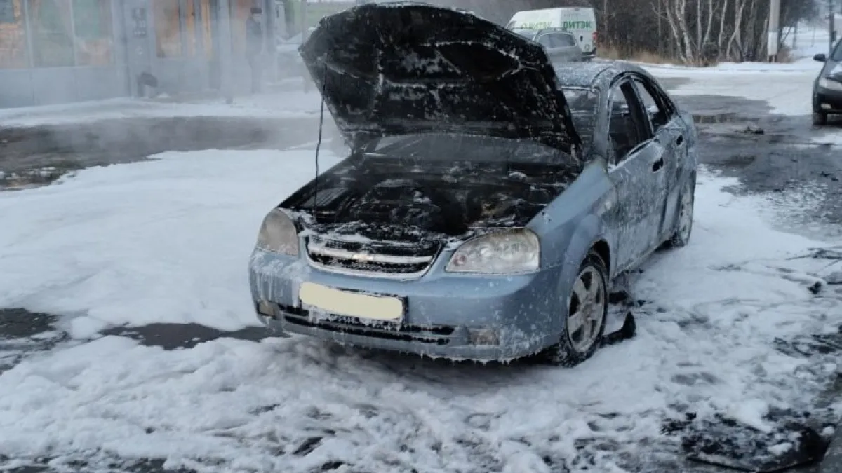 В Молочном пожарные ликвидировали возгорание автомобиля на улице Совхозная