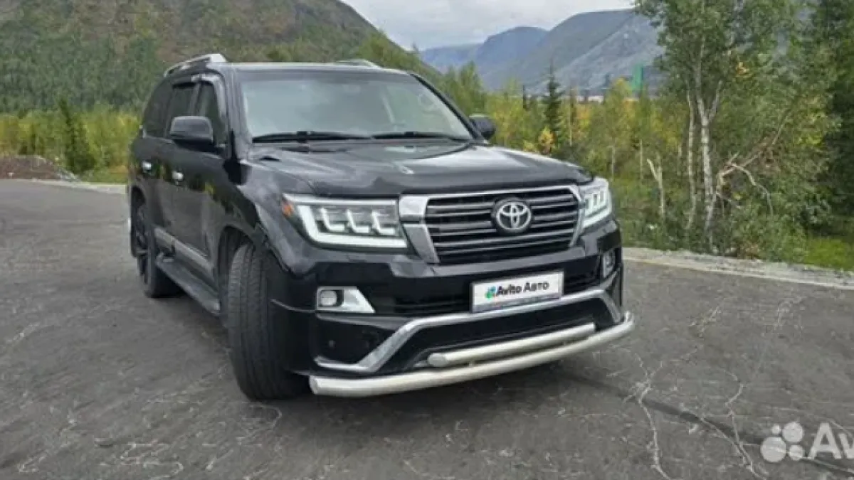 Toyota Land Cruiser стал самым популярным авто с пробегом в Мурманской области