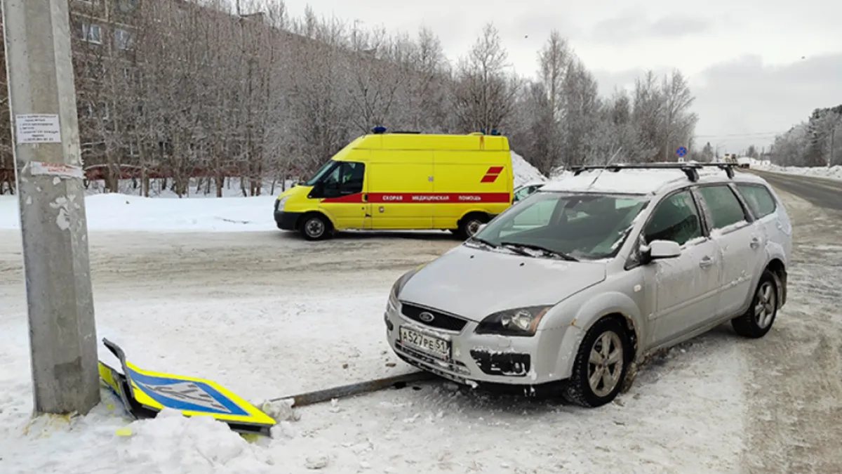 В Апатитах пьяных автолюбителей задержал водитель скорой помощи