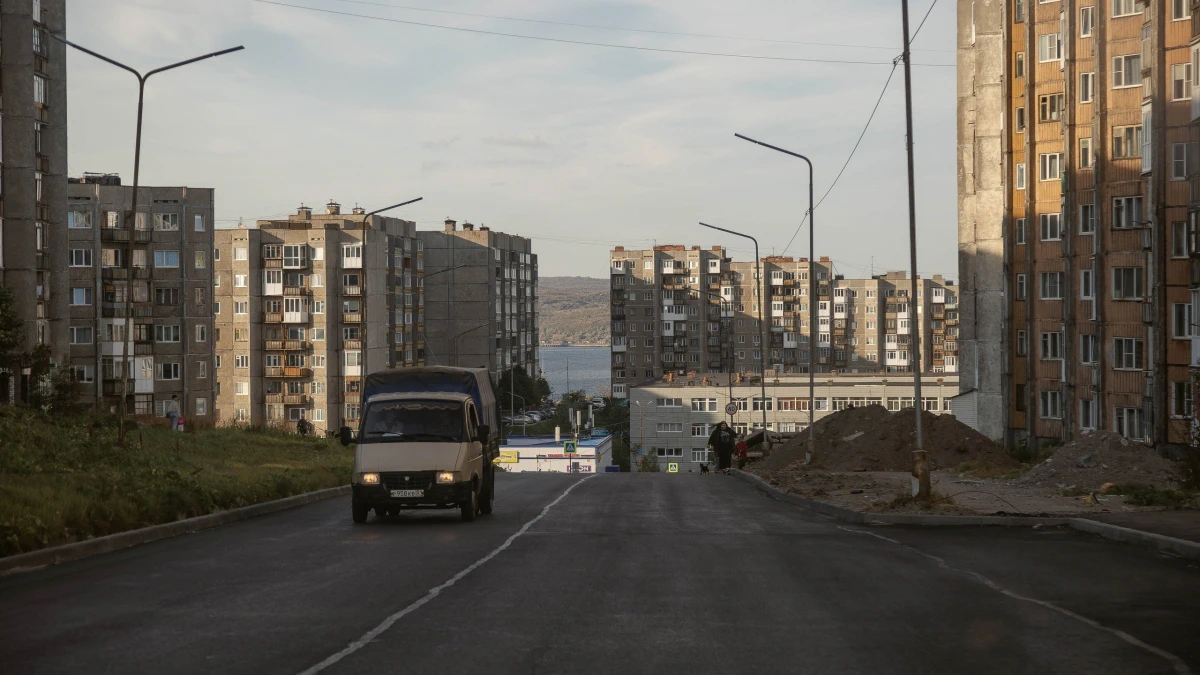 Грузовикам запретили ездить в Североморск в час пик