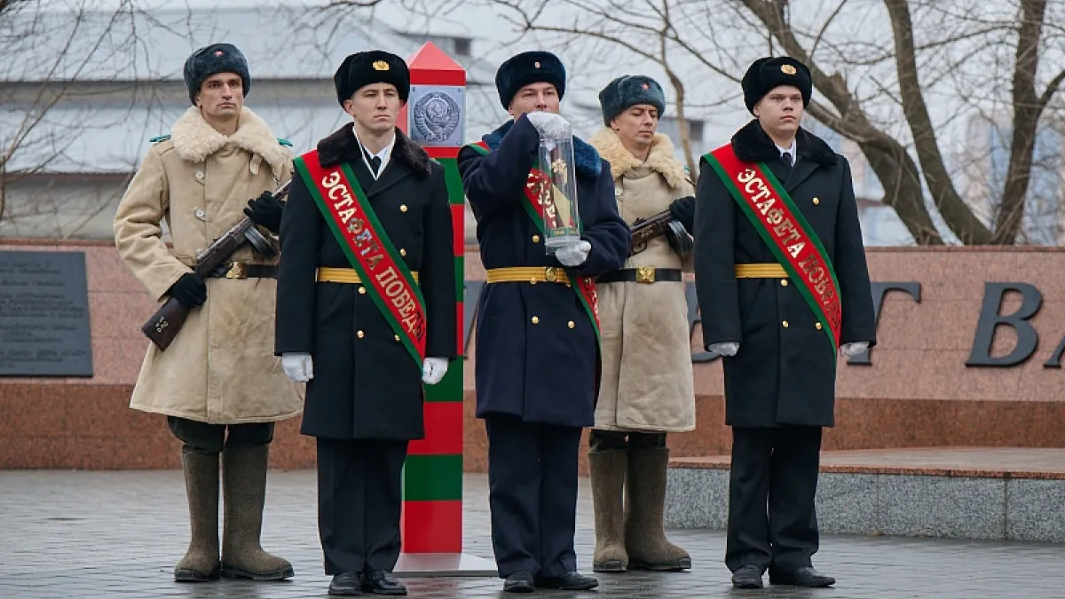 Символическая мини-стела из Мурманска достигла берегов Тихого океана