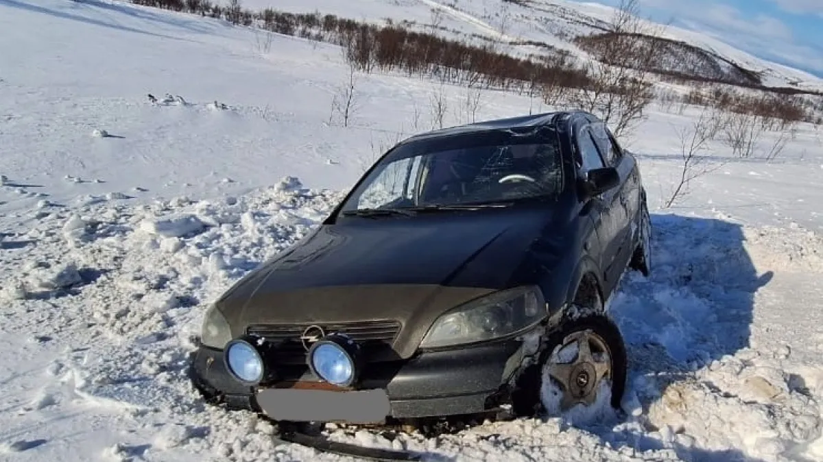 Автомобиль вылетел в кювет на дороге «Кола»