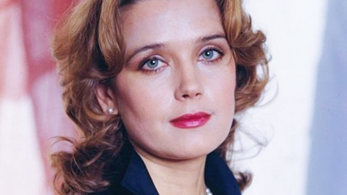 Жалаңаш Анастасия Задорожная фейк Қисық әйелдерге арналған сексуалды іш киім