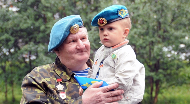Тысячи мурманчан и жителей Мурманской области прошли суровую школу десантных войск