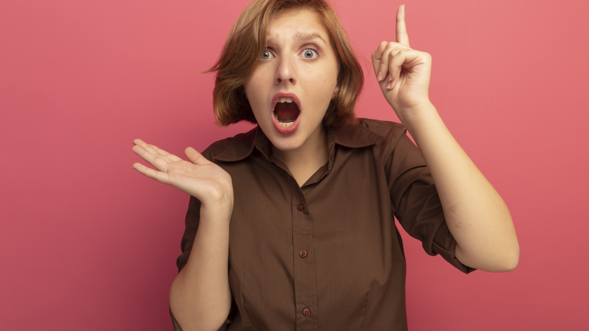 Удивленная женщина
