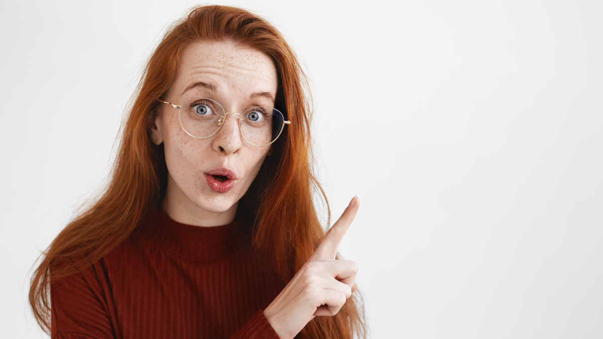 Удивленная женщина