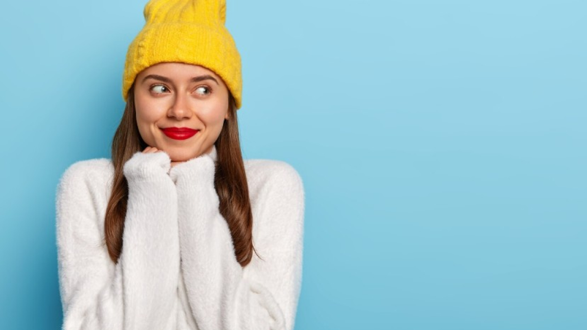 Девушка в шапке