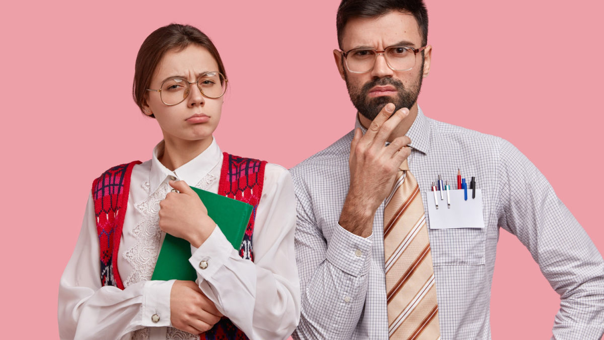 Мужчина и женщина в официальной одежде