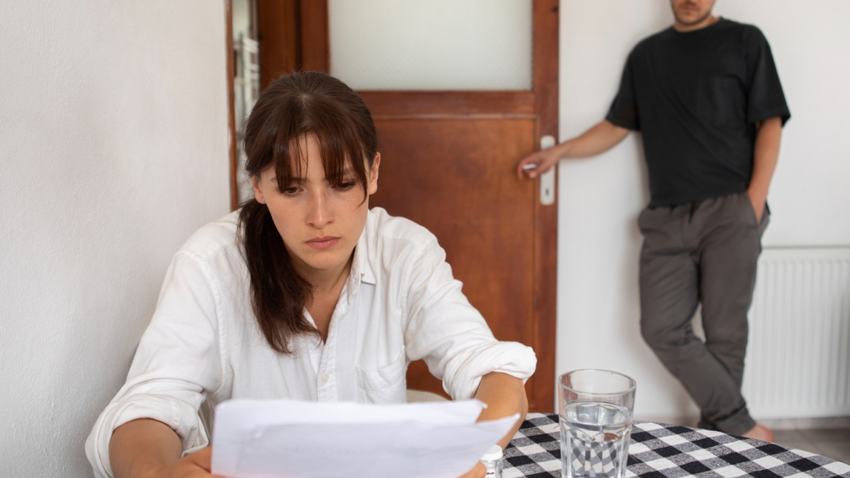 люди в комнате