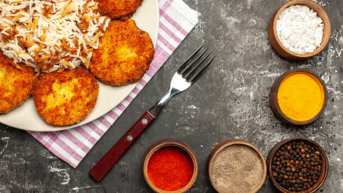 котлеты на столе