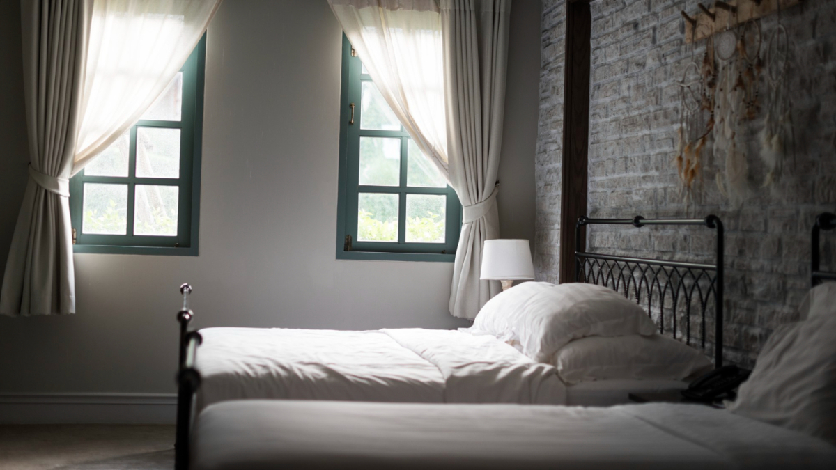 Две кровати