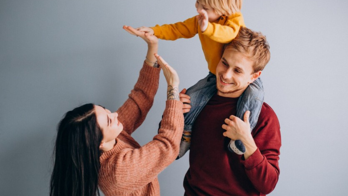 Пара с ребенком