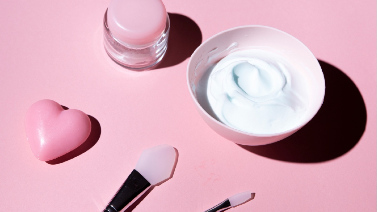 крем и кисточки