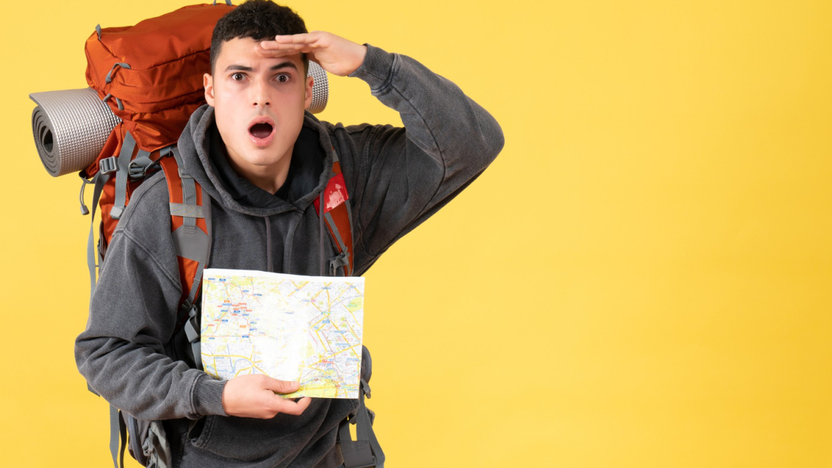 Турист с картой