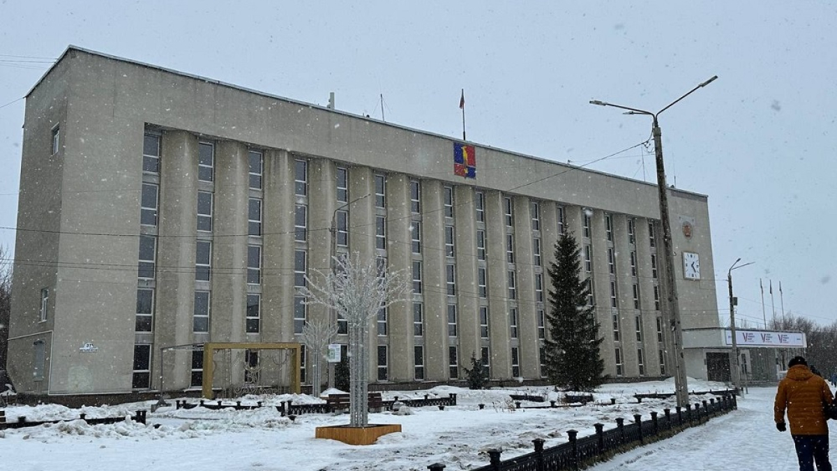 администрация Мончегорска зимой