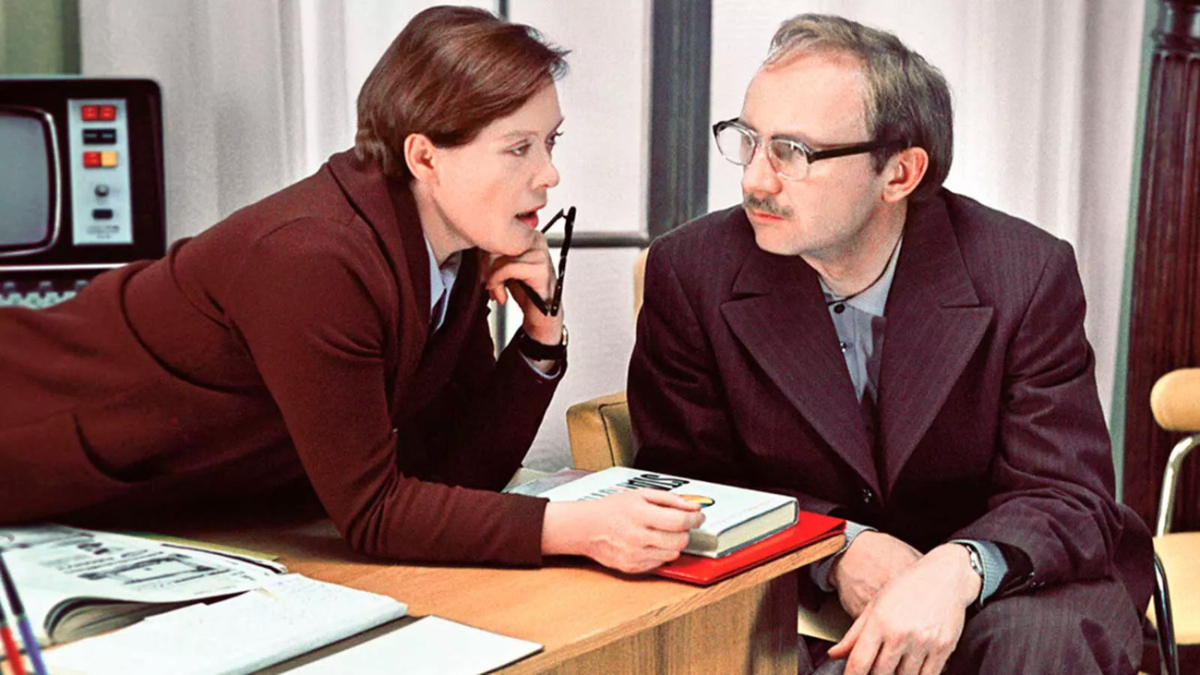Кадр из&nbsp;фильма &laquo;Служебный роман&raquo;