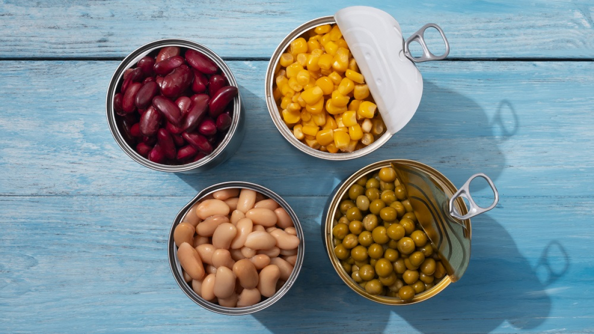 консервированные продукты в банках