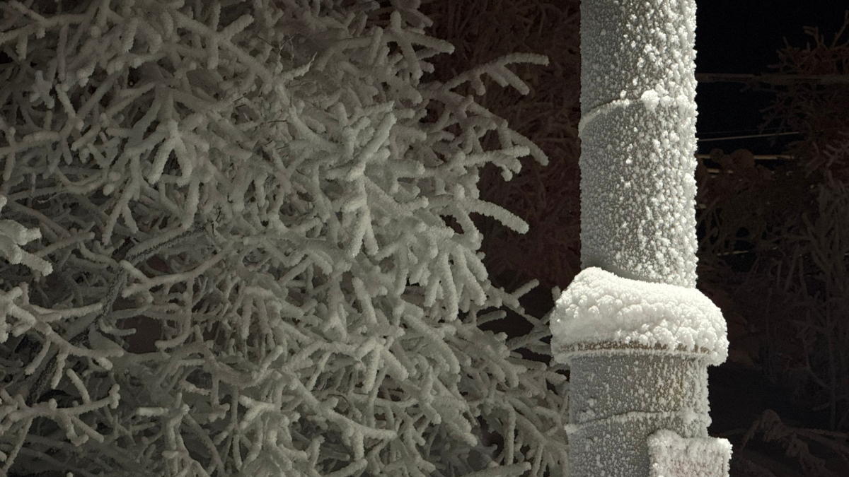 Изморозь на столбе