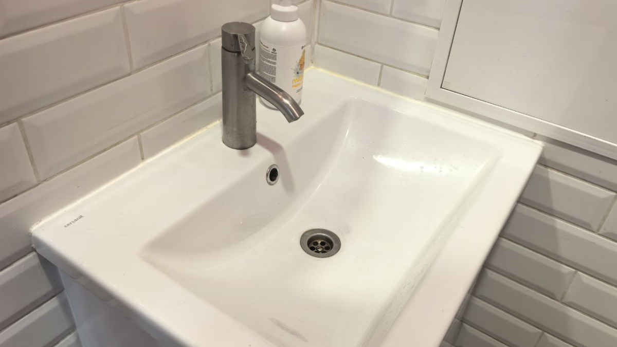 Раковина и смеситель