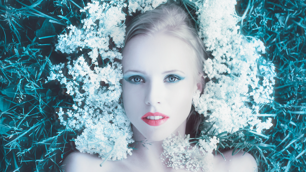 Красивая женщина